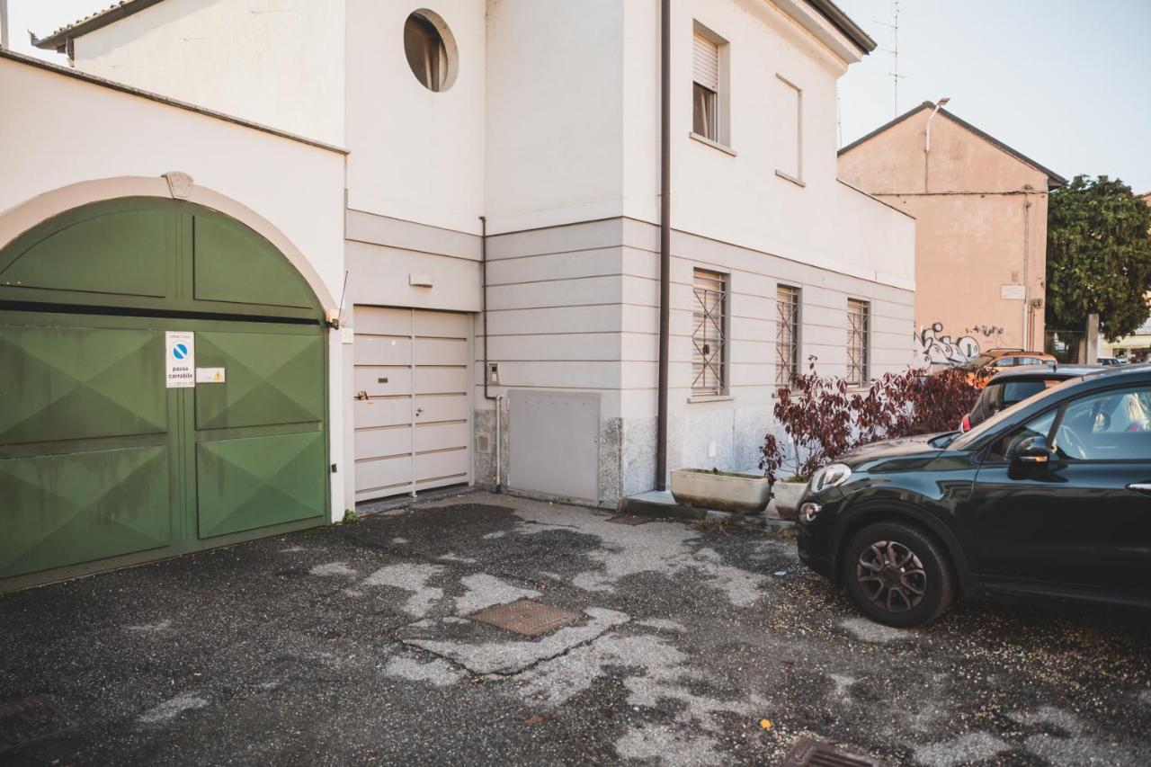 Grey House Pavia Con Box Privato Lejlighed Eksteriør billede